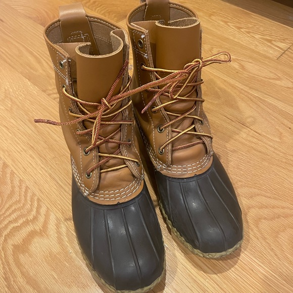 L.L. Bean 8” boot, size 7 medium B - Picture 2 of 6